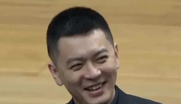 沃格尔:防守能使我们赢球 关键球也是NBA常规赛，凭借着布克的绝杀，太阳客场116-113险胜尼克斯。